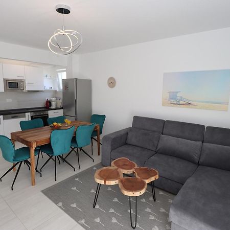 Emmi Nemira Omis Appartement Buitenkant foto