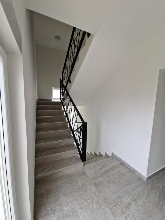 Emmi Nemira Omis Appartement Buitenkant foto