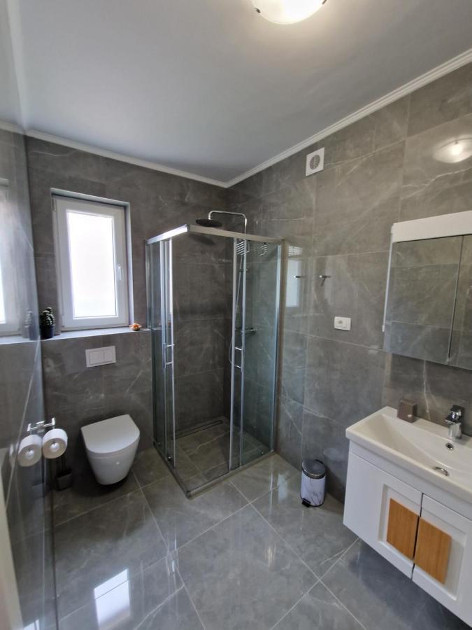 Emmi Nemira Omis Appartement Buitenkant foto