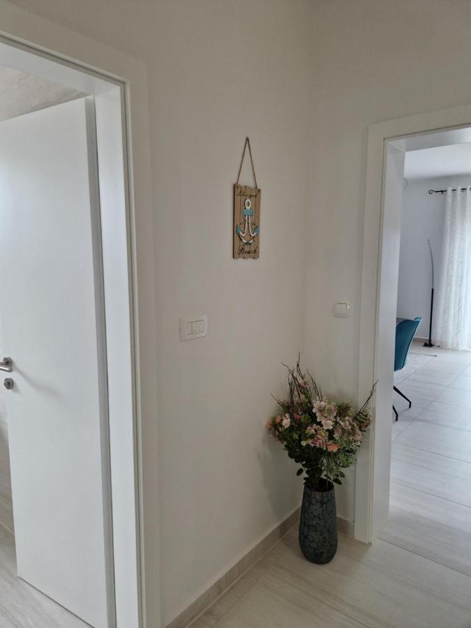 Emmi Nemira Omis Appartement Buitenkant foto