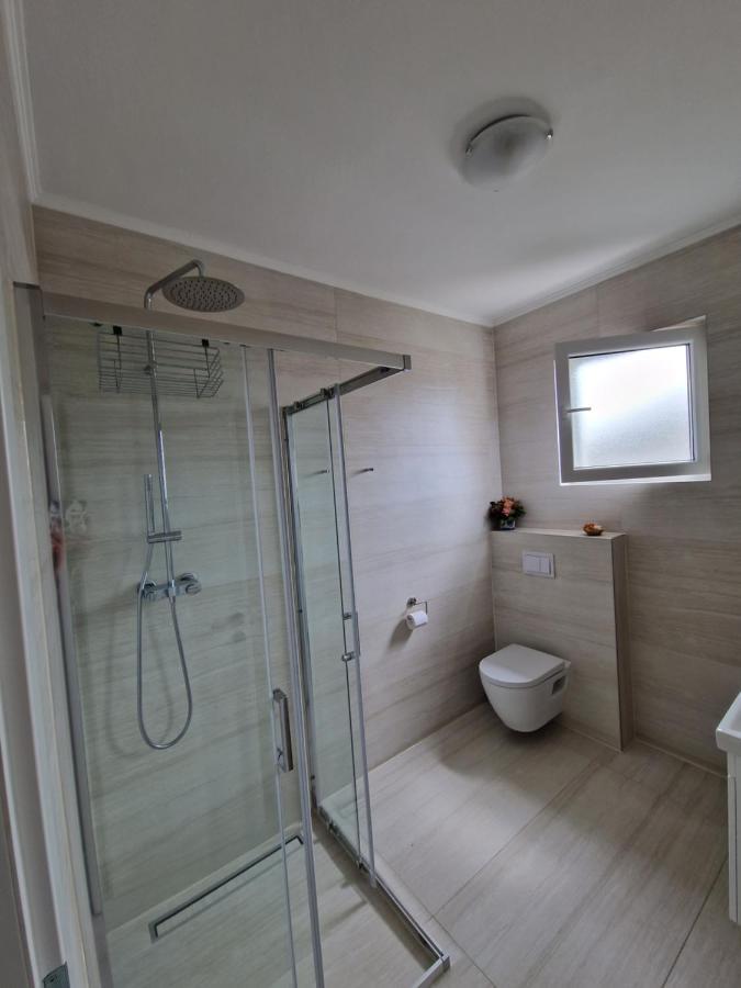 Emmi Nemira Omis Appartement Buitenkant foto